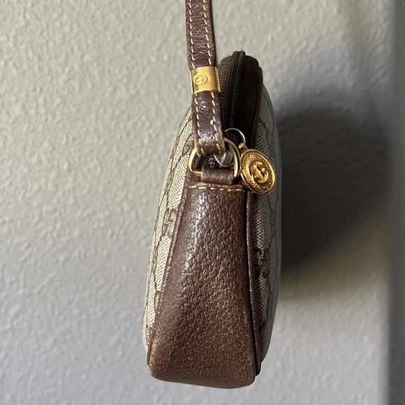 Authentic Gucci Vintage Interlocking G - Picture 5 of 15